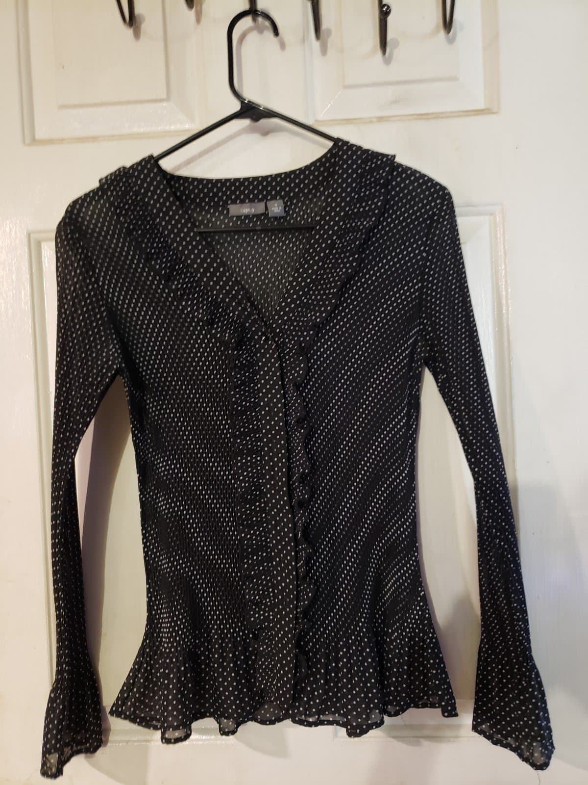 Apt 9 Womens button up Long sleeve blouse. Black and white dotted - Image 1