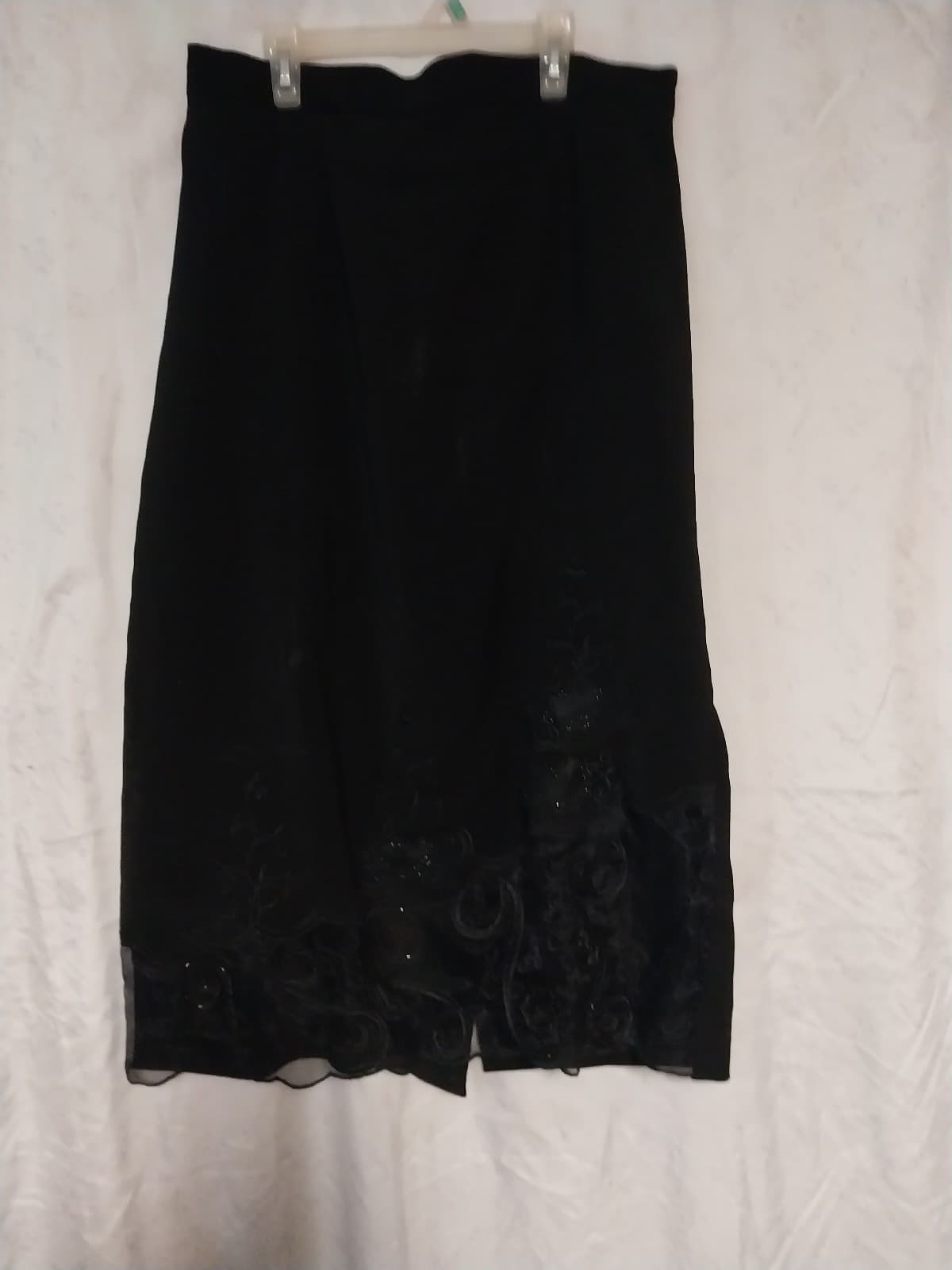 S.O.G.I.C Suits Of God In Church. 2 Piece Black & Lace Skirt Suit - Thumbnail 3