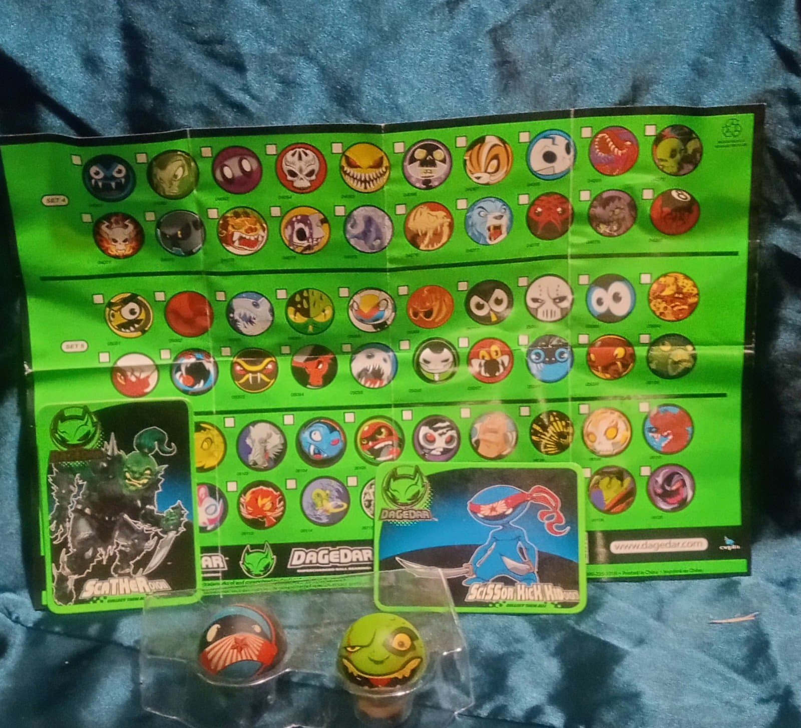 DageDar Balls 2-Pack Supercharged Ball Bearings 2 Trading Cards And Stands. - Thumbnail 2