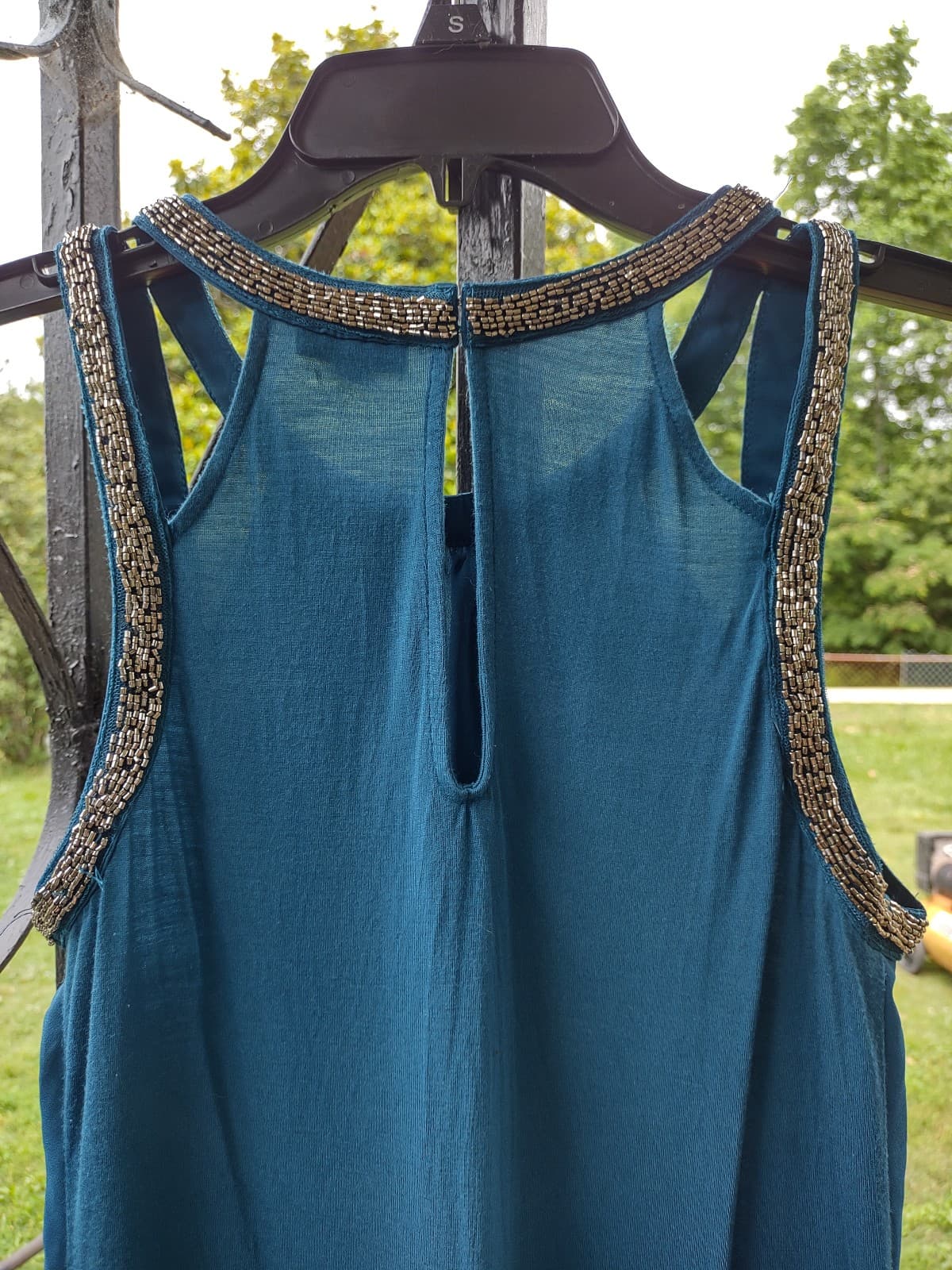 EXPRESS SLEEVELESS SIZE SMALL TOP WITH FAUX BEADS AROUND COLLAR AND ARMS - Thumbnail 5