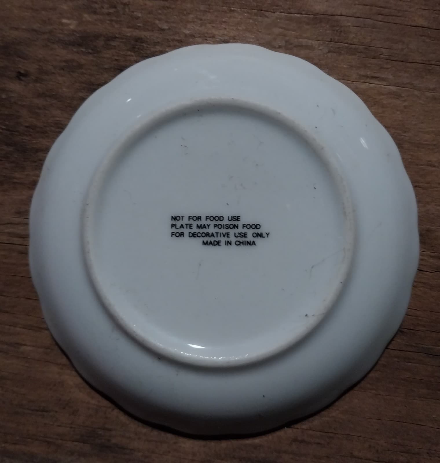 GEORGIA PLATE BIRD & FLOWER WITH GOLD TRIM. 3.5" Diameter - Thumbnail 2