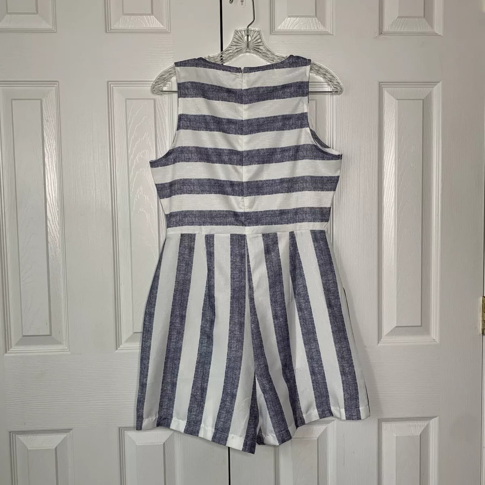 Sleeveless Romper White Blue Stripe Shorts Set Jumper w Pockets Size Small - Thumbnail 2