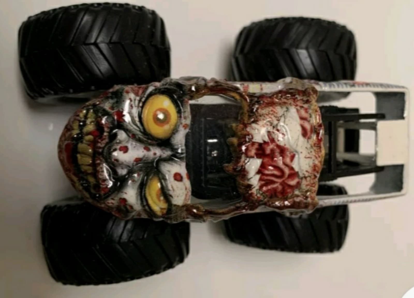 Hot Wheels Monster Jam Zombie Truck 1/64 Scale Diecast Mattel - Thumbnail 4