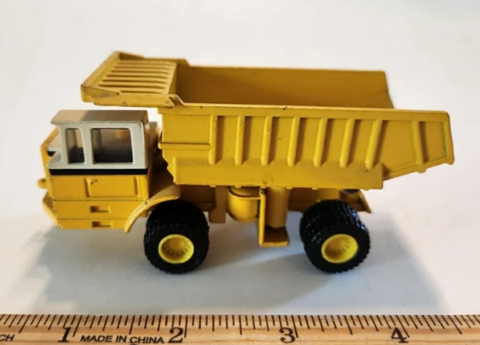 Vintage ERTL Construction Truck - Image 1