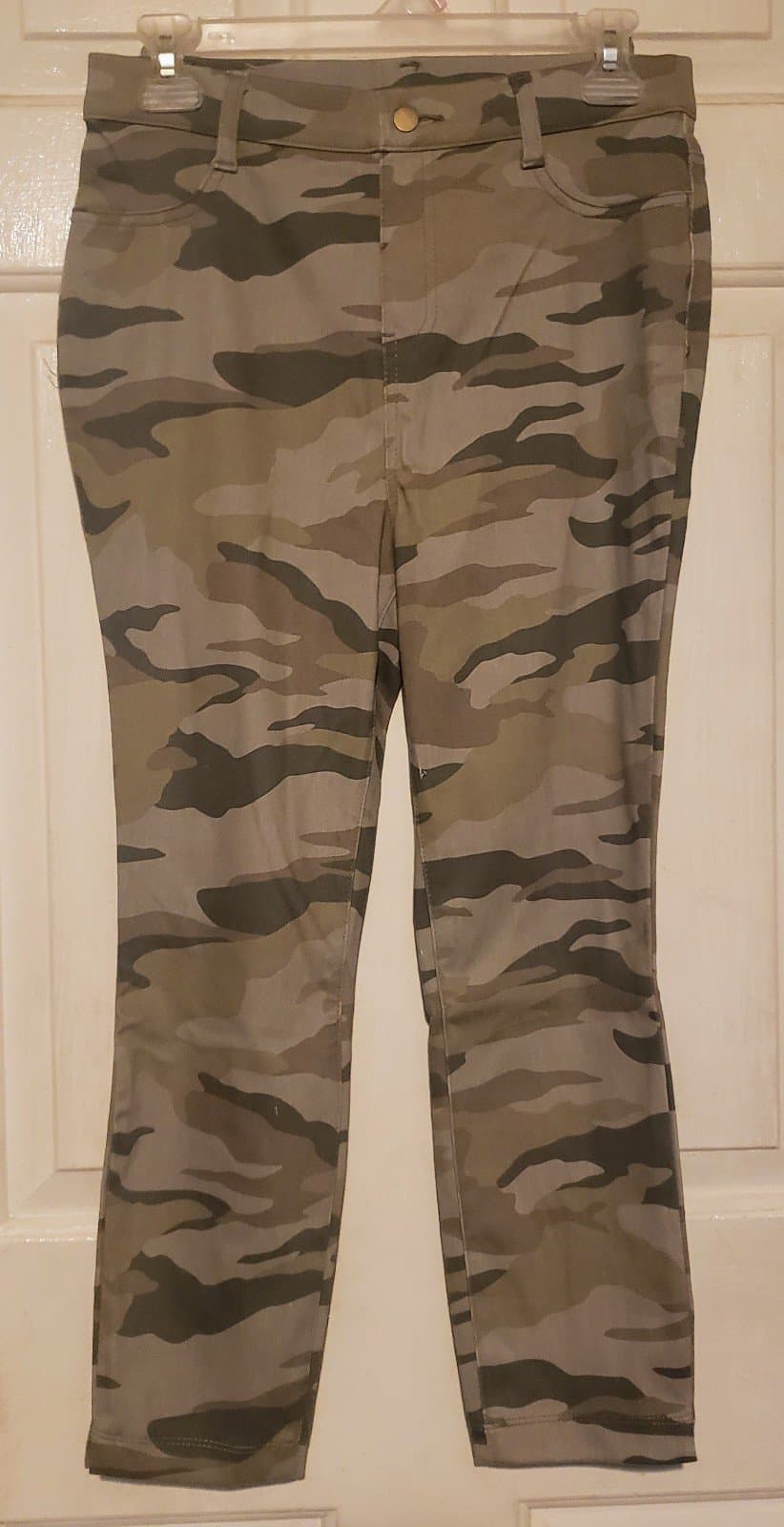 Time And Tru Camo High Rise Stretch Jegging Pants Size Small 4-6 - Image 1