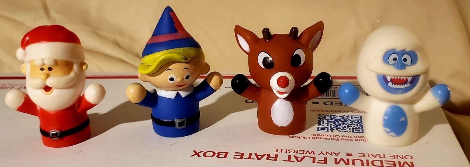 4 Rudolph Island of Misfit Toys Finger Puppets - Image 1