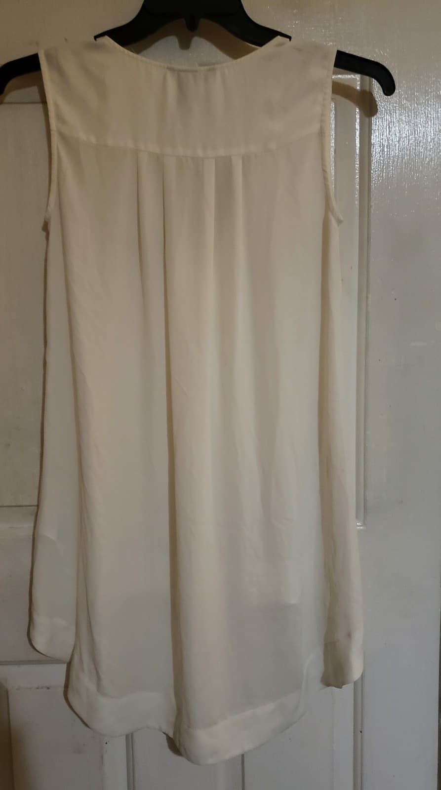 H&M sheer cream color tank top - Thumbnail 3