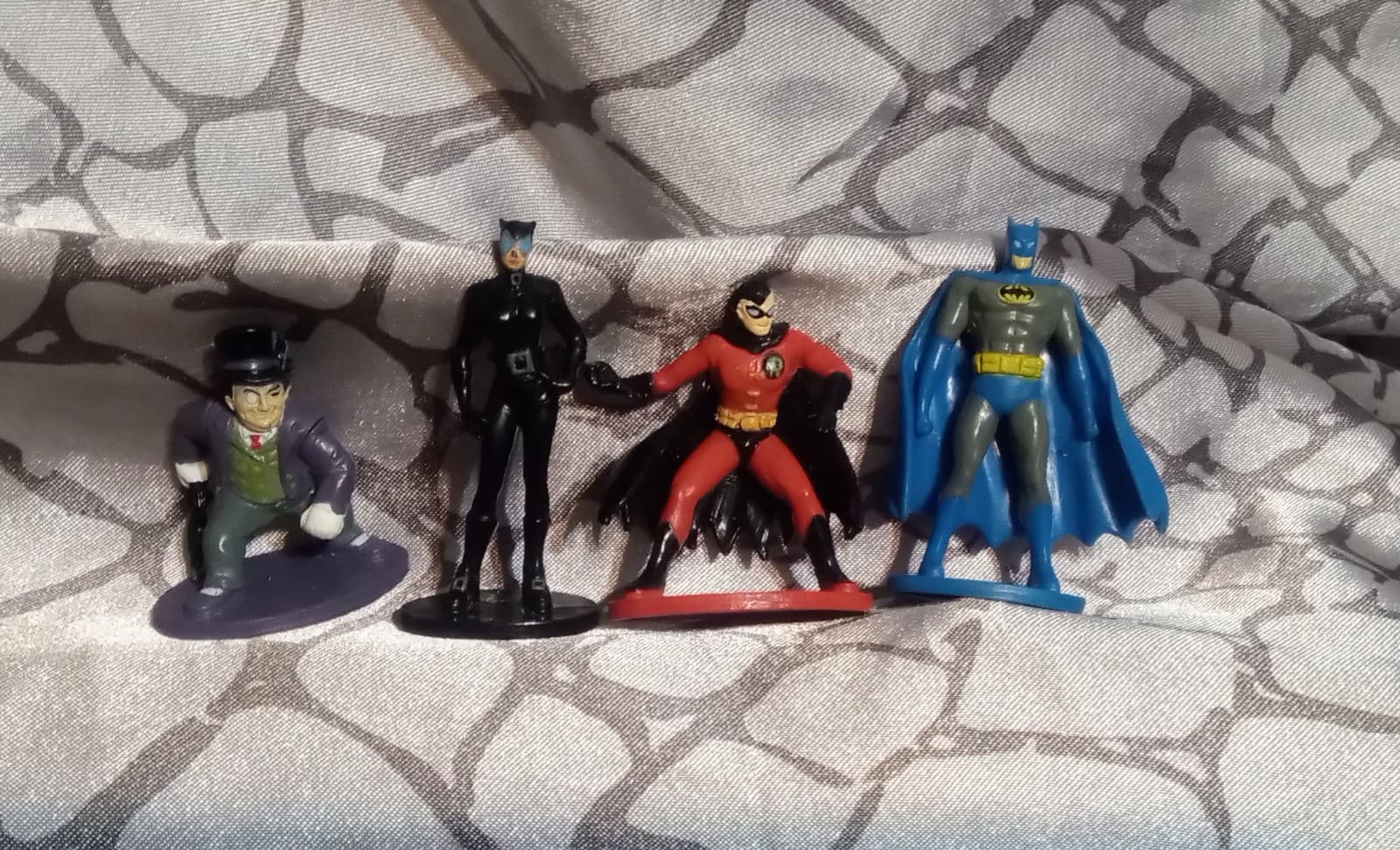 DC Comics Figures: 4 Mini 2” Action Figures. Batman, Robin, Catwoman & Penguin - Image 1