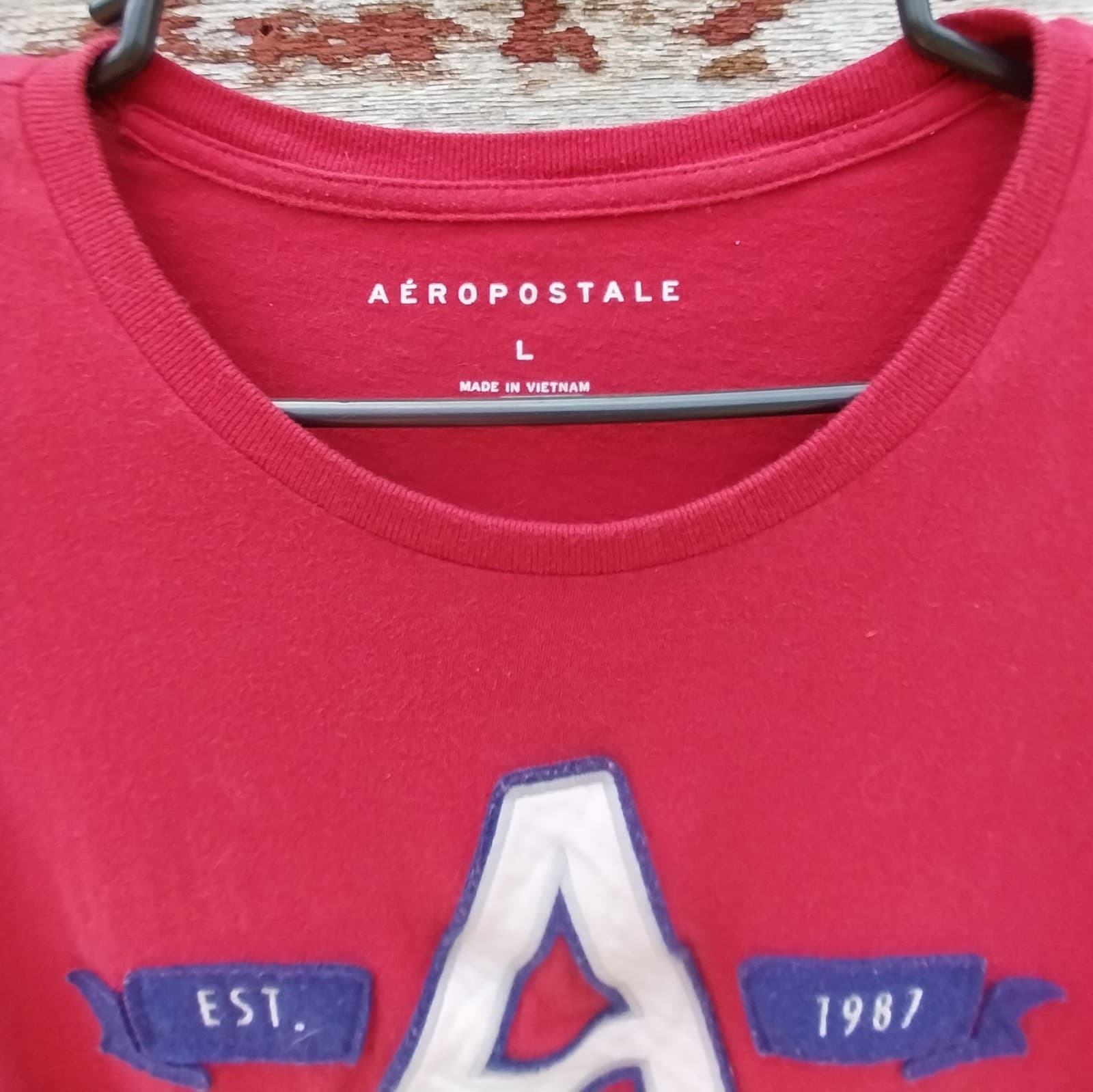 Aeropostale Men's Red Crew T-Shirt. Size Large - Thumbnail 2