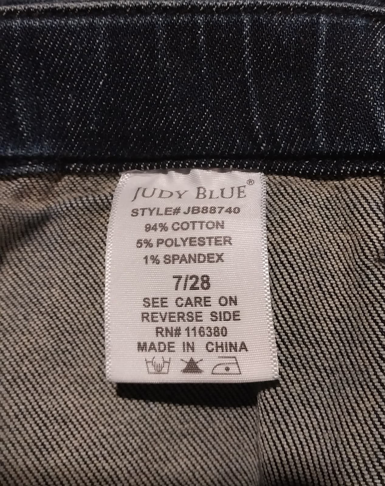 Judy Blue REG/CURVY Here Comes The Sun Capris. - Thumbnail 5