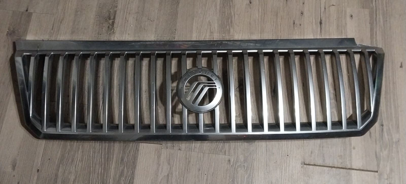 2002-2005 Mercury Mountaineer Grille w/ Emblem 2L24-8200-AAW Chrome - Image 1