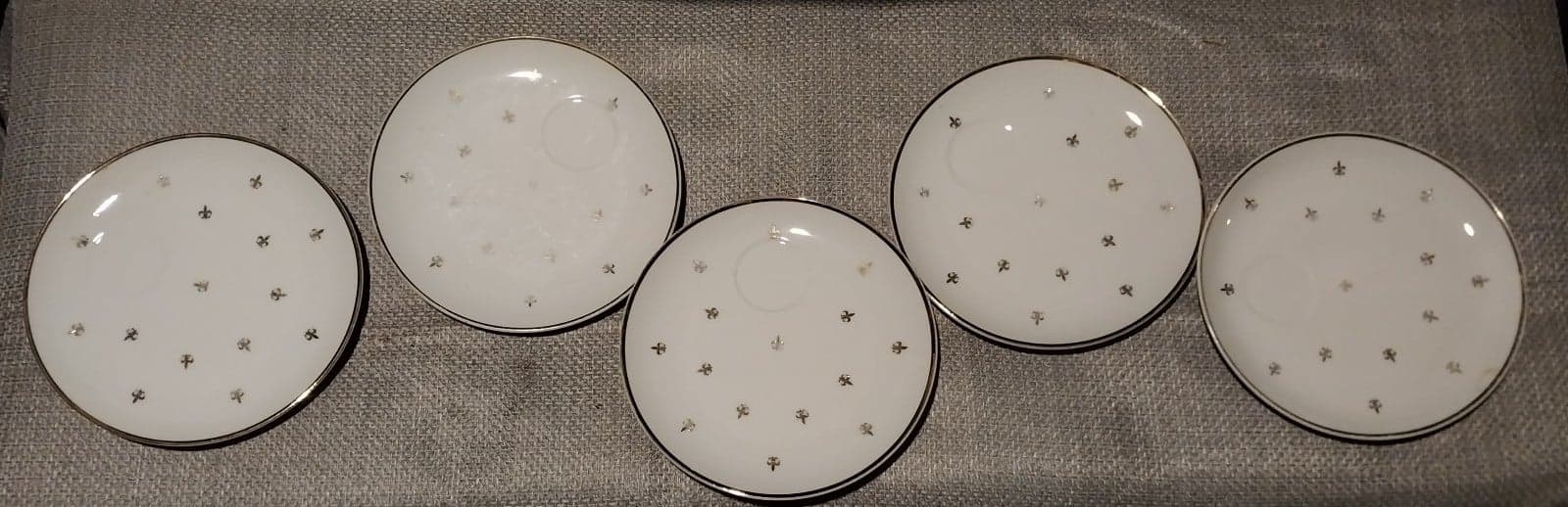 5 Vintage Lefton Fleur de Lis 3512 luncheon or snack plates - Image 1