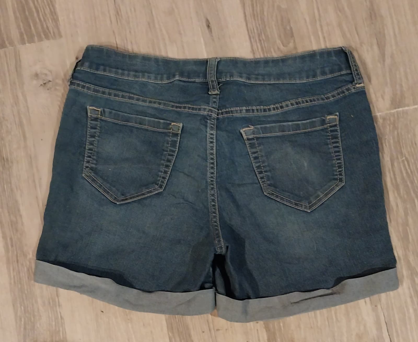 City Streets Denim Shorts. Size 7 - Thumbnail 2