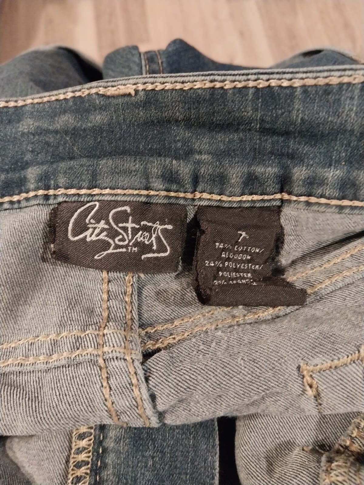 City Streets Denim Shorts. Size 7 - Thumbnail 3