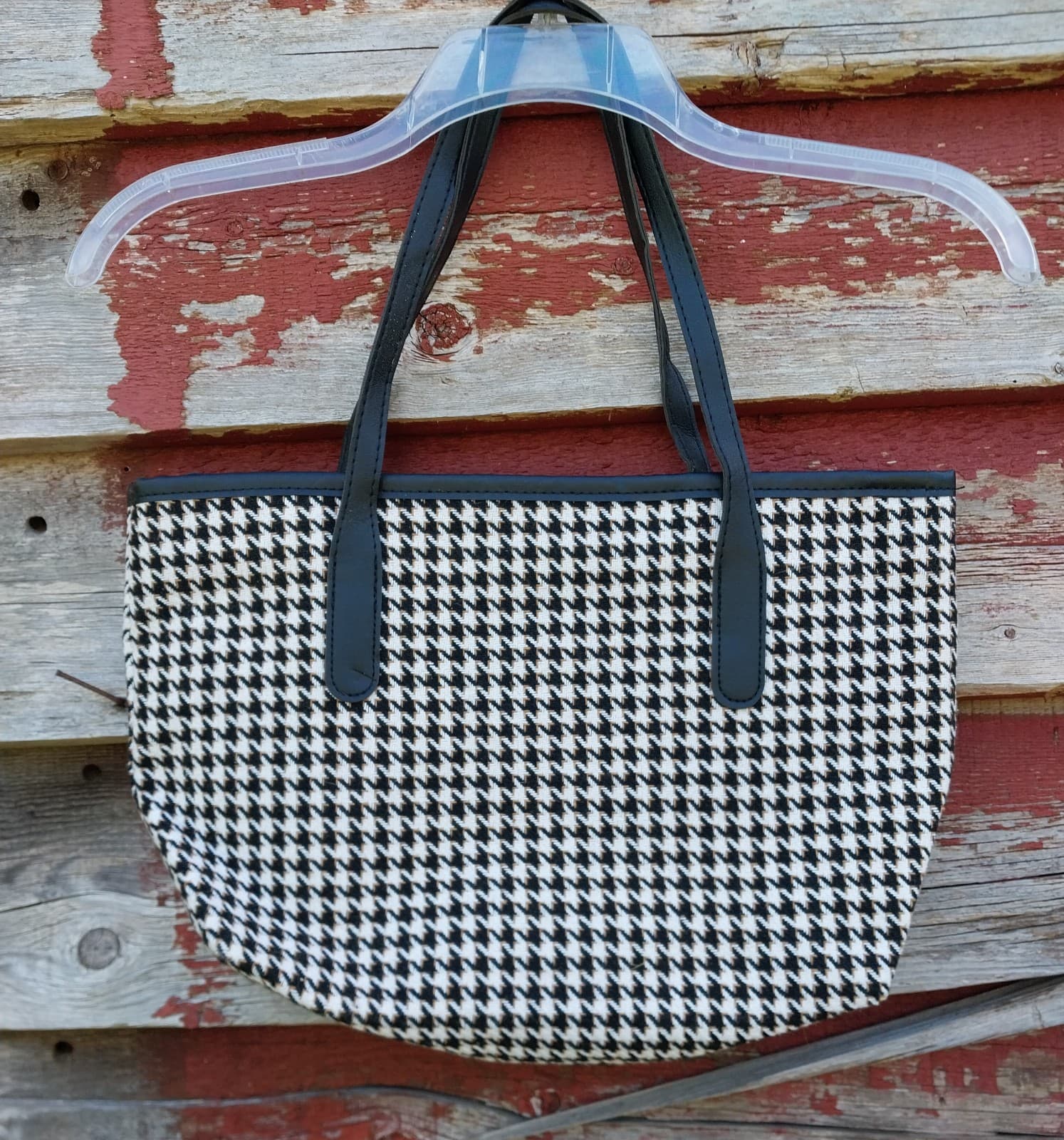 Cahres & Heka Tote Bag. Black & White - Thumbnail 2