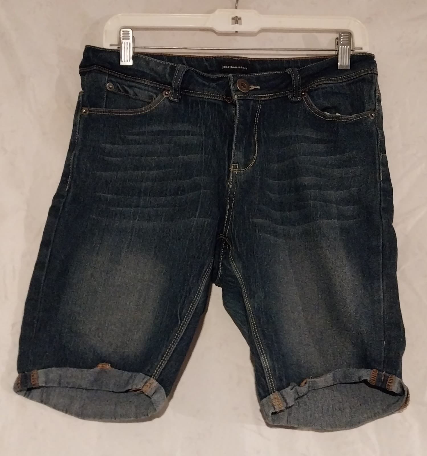 Jonathan Martin Shorts. Size 8 - Image 1