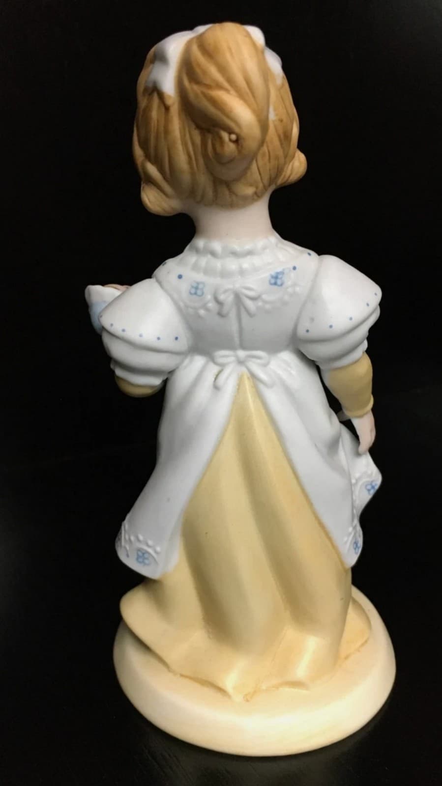 1981 AVON “A Mother’s Love” Figurine Mom Holding Newborn Baby - Thumbnail 2