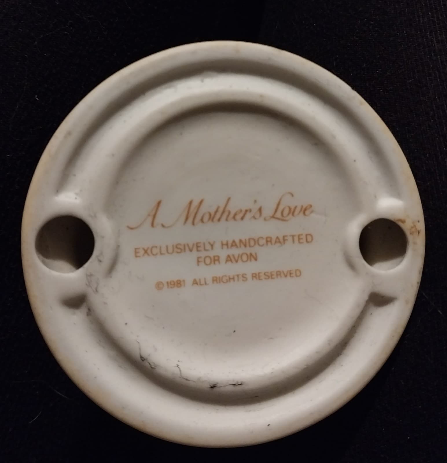 1981 AVON “A Mother’s Love” Figurine Mom Holding Newborn Baby - Thumbnail 3