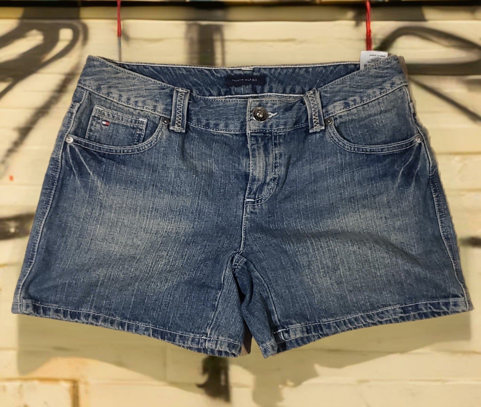 Tommy Hilfiger Denim Shorts Womens Sz 6 - Image 1