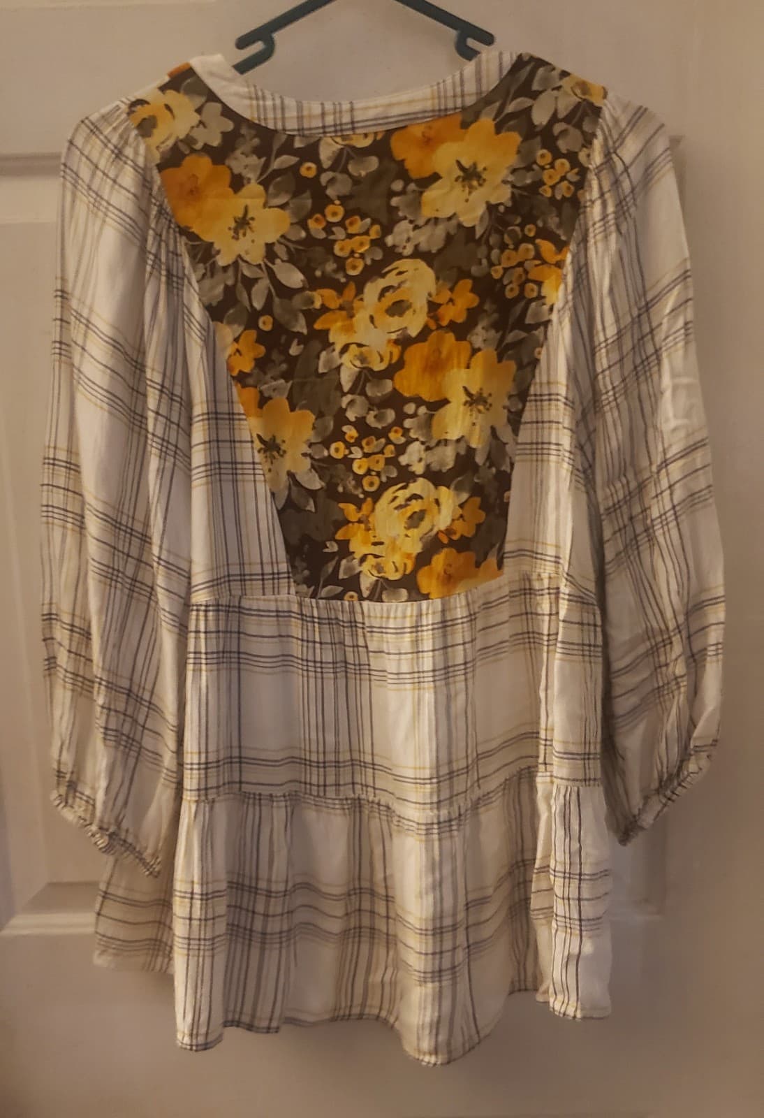 Cato Women’s Top Blouse Yellow Floral Elastic sleeve Lightweight - Thumbnail 2