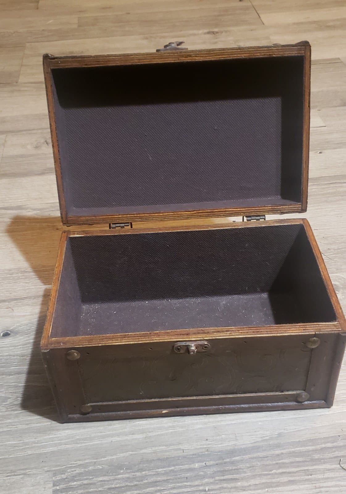 Wooden Box with Lovely Pattern - Thumbnail 2