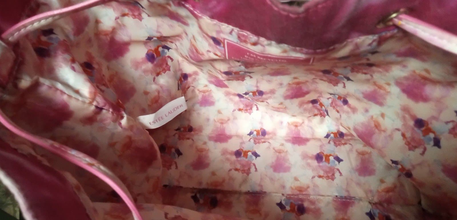 ESTEE LAUDER Limited Edition Live In Color Tie-Dye Drawstring Bucket Bag - Thumbnail 2