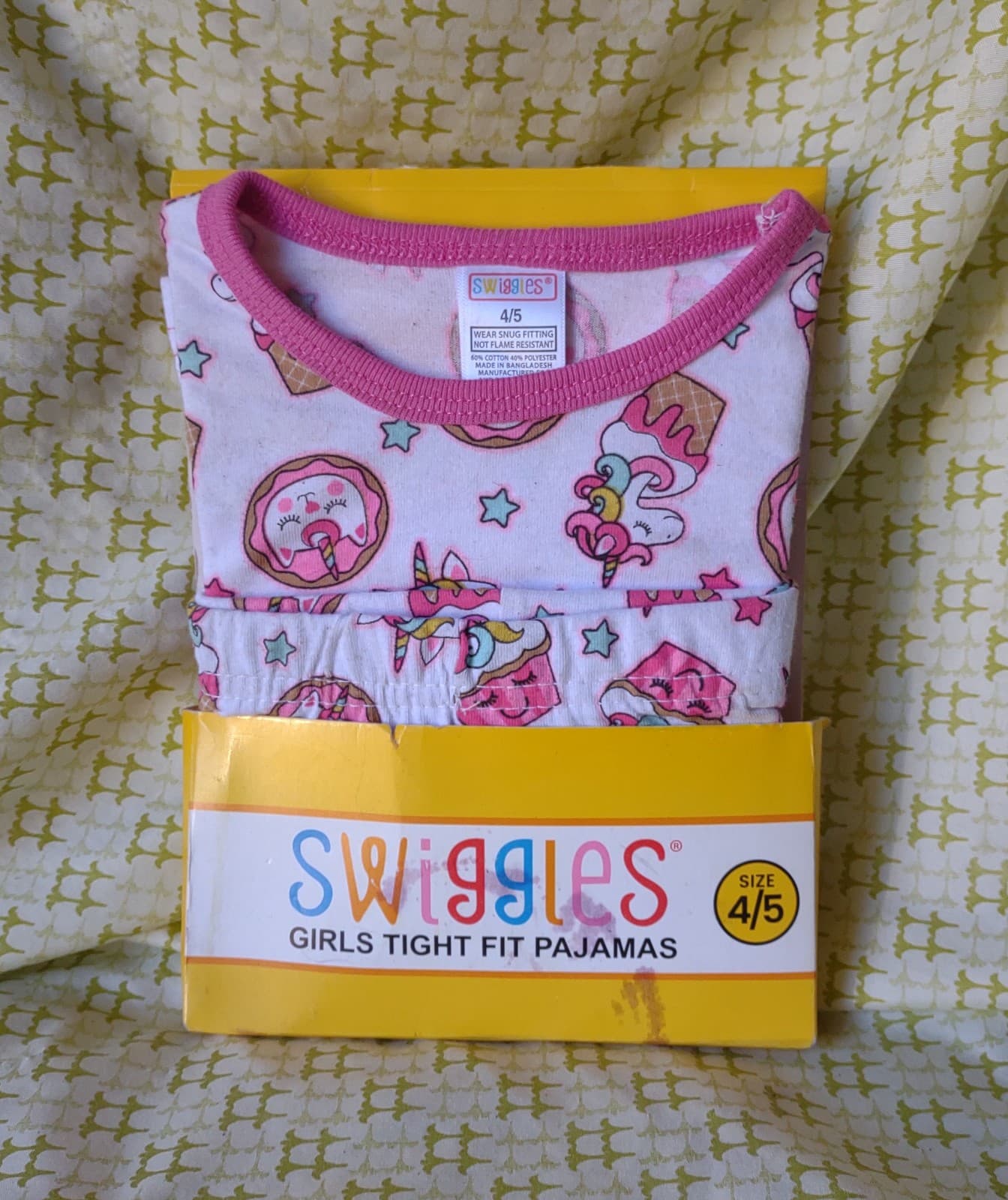 BRAND NEW GIRL'S SIZE 4/5. A 2 PIECE SWIGGLES TIGHT FIT PAJAMA SET - Image 1