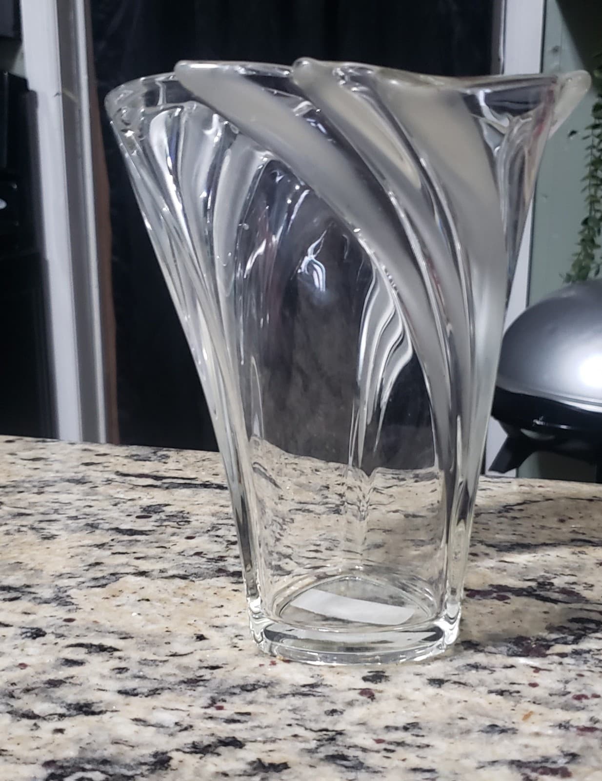 Mikasa Crystal Clear Swing Vase 9-1/2" Made in Germany - Thumbnail 5