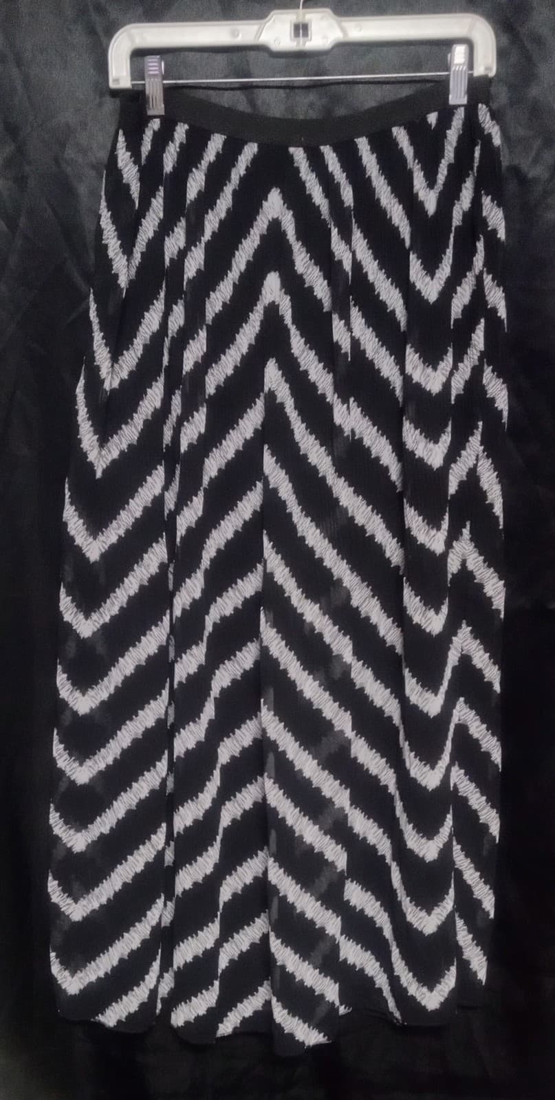 Chicos Pleated Maxi Skirt Black White Sheer Elastic Waist sz 1 M Lined - Image 1