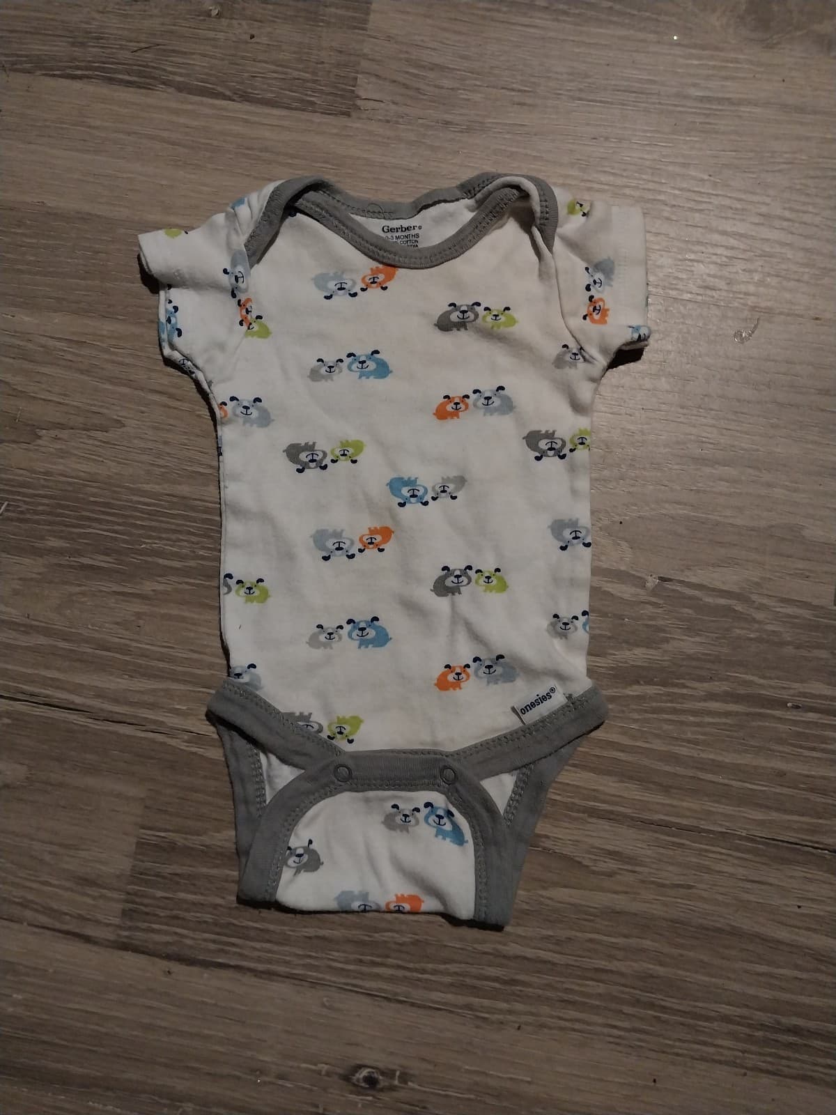 Gerber Onesie with Dogs. Size 0-3 months - Image 1