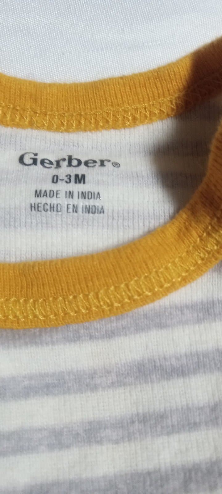 Gerber yellow, grey & white onesie for newborn - Thumbnail 2