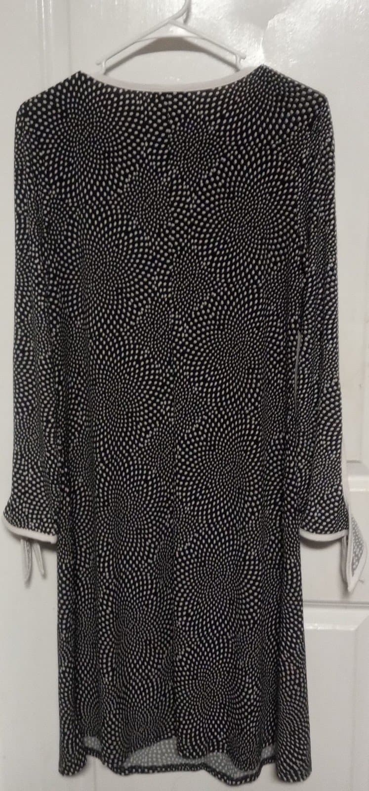 Avon Long Sleeve Polka dot Midi Dress. Never worn - Thumbnail 2