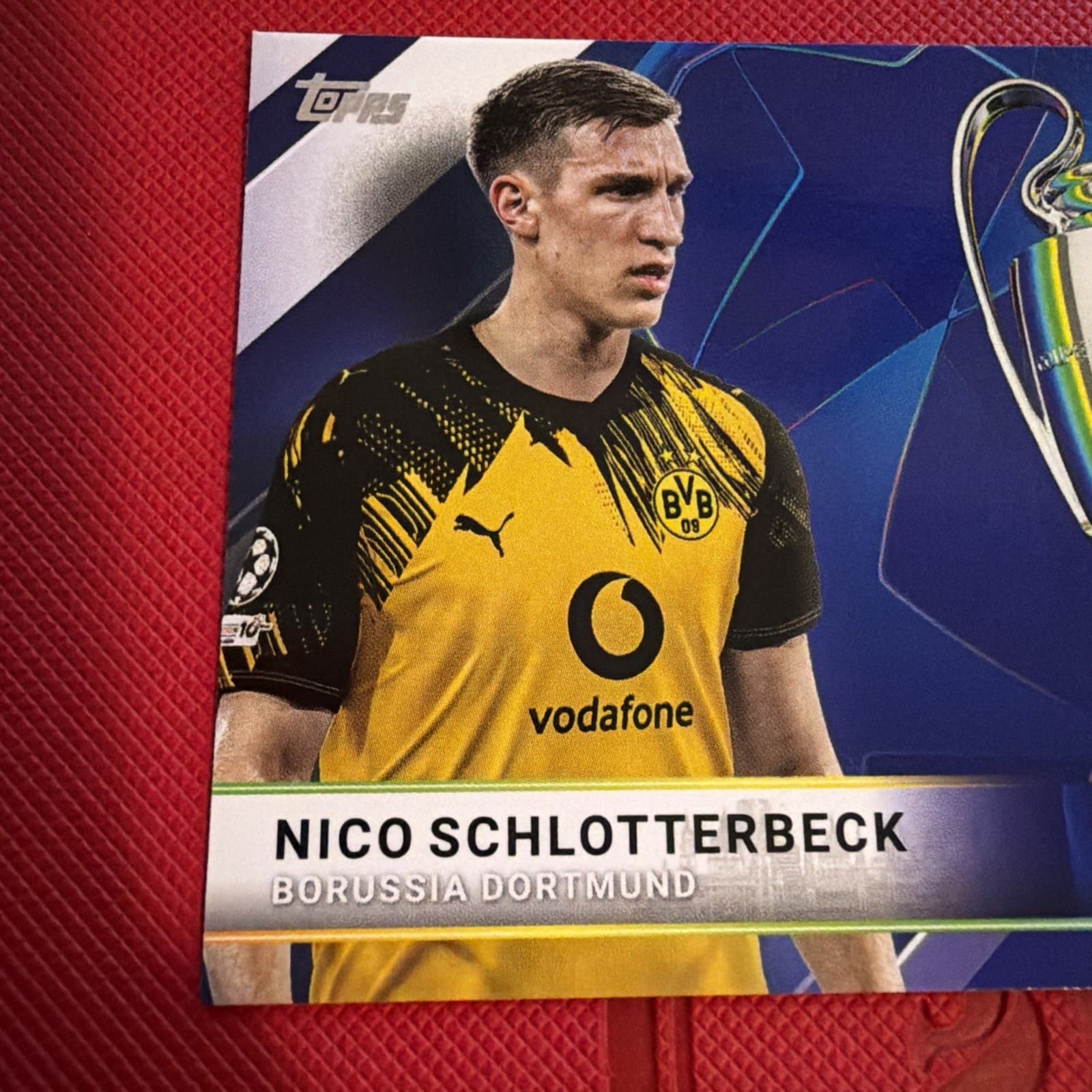 Topps 2026 Trophy Chasers Insert TC-14 Nico Schlotterbeck Borussia Dortmund - Thumbnail 3