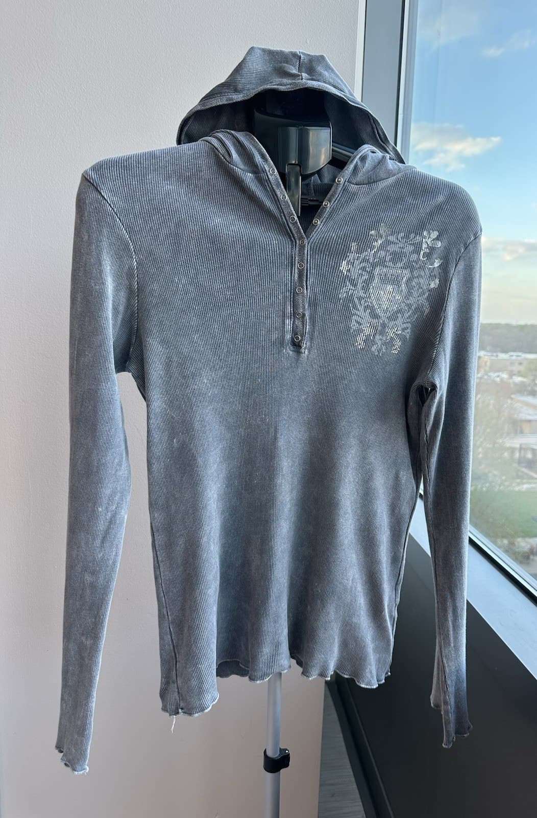 Apt. 9 Women's L Gray Henley Hoodie Knit Long Sleeve Graphic Logo 100% Cotton - Image 1