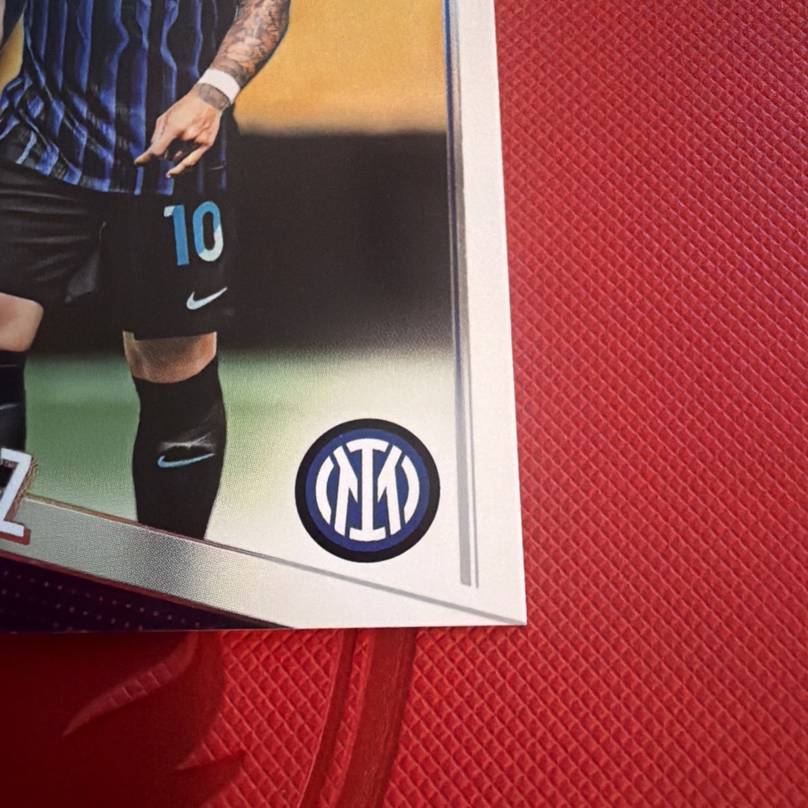 2025-26 Topps UEFA Club Competitions Soccer - #156 - LAUTARO MARTINEZ - Thumbnail 3