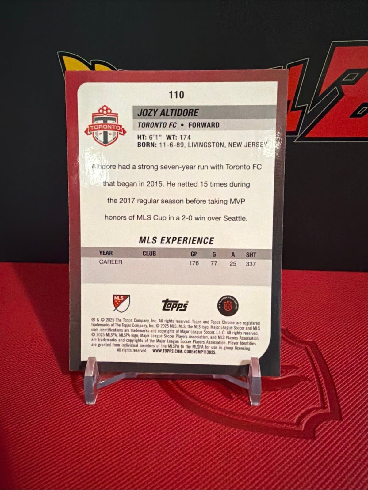 2025 Topps MLS Chrome Jozy Altidore #110 Gold Wave Refractor - Thumbnail 3