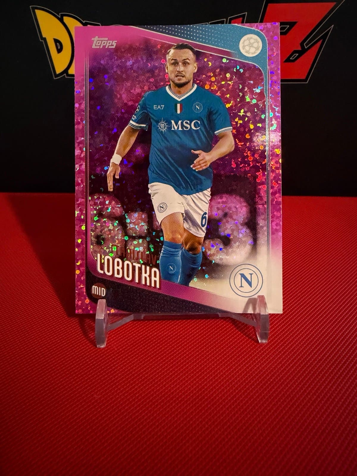 2025-26 Topps FLAGSHIP UEFA Club Competitions #11 Stanislav Lobotka Pink Speckle - Thumbnail 2