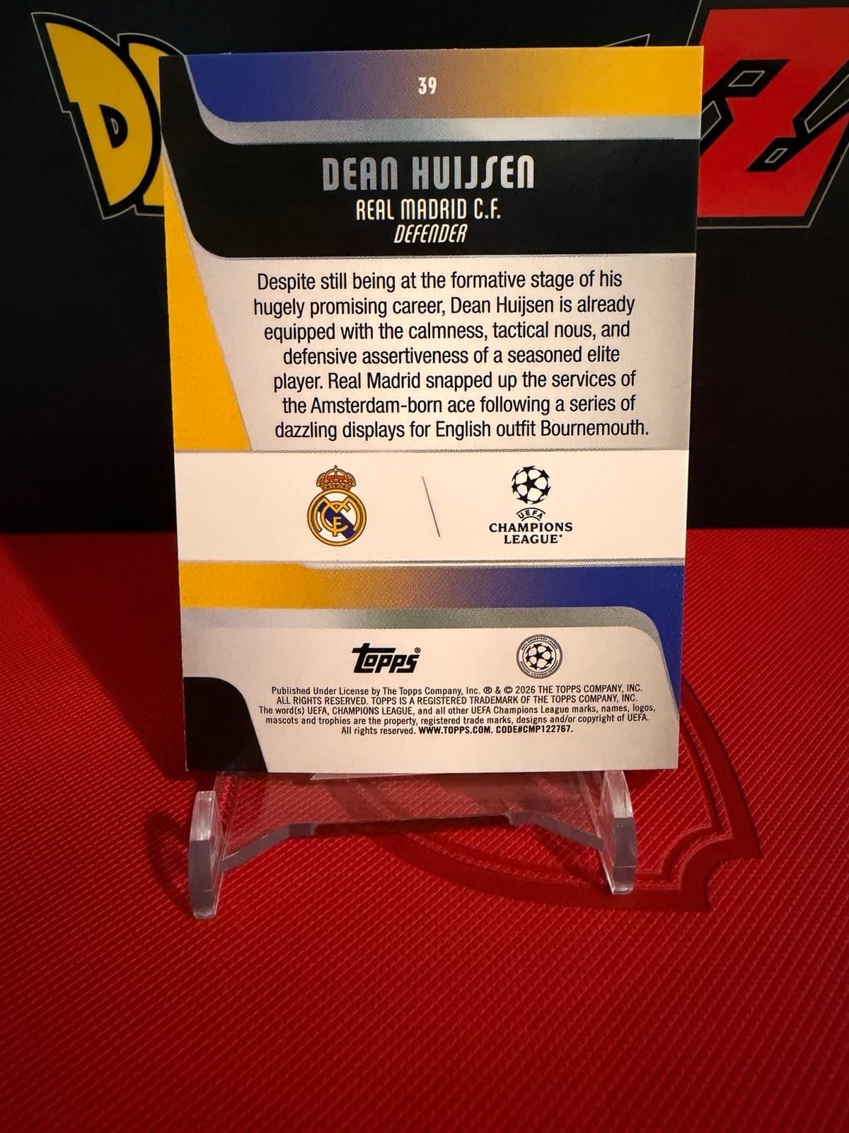 Topps Dean Huijsen Real Madrid 39 Tiny Diamonds Foil UEFA Champions League 2026 - Thumbnail 3
