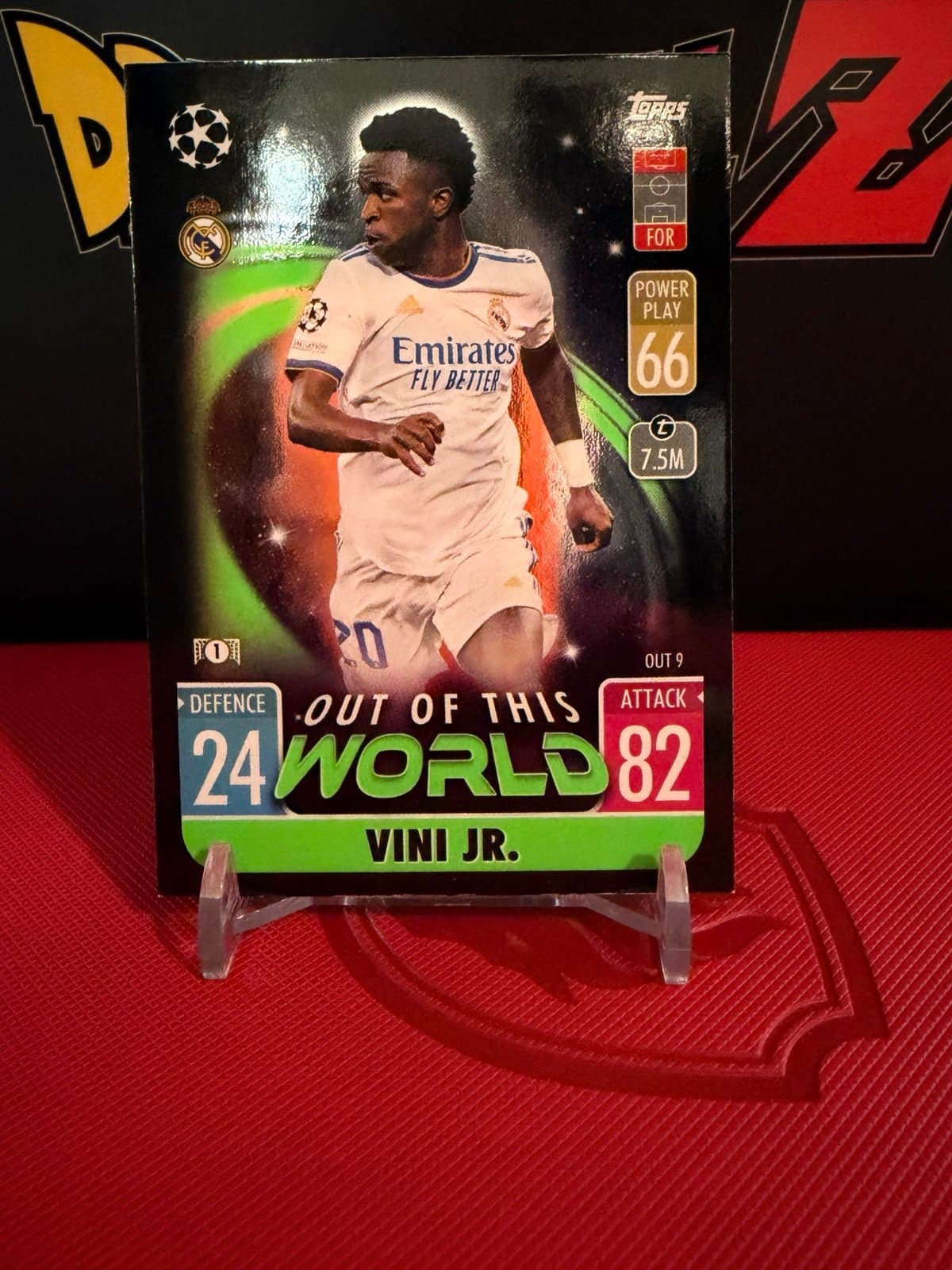 2021-22 Topps Match Attax VINI JR. UCL Extra Out of this World #OUT9 - Thumbnail 2