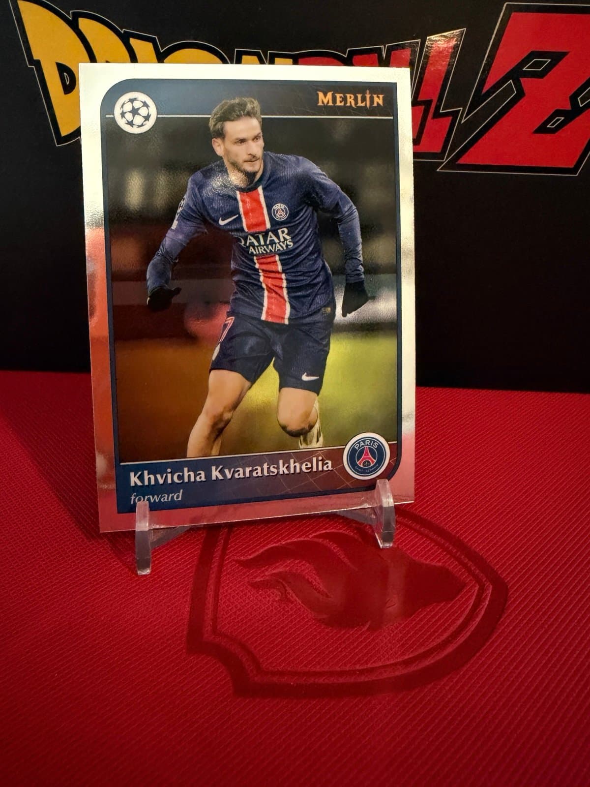 Khvicha Kvaratskhelia 2024-25 Topps Merlin UCC Paris Saint-Germain - Thumbnail 2