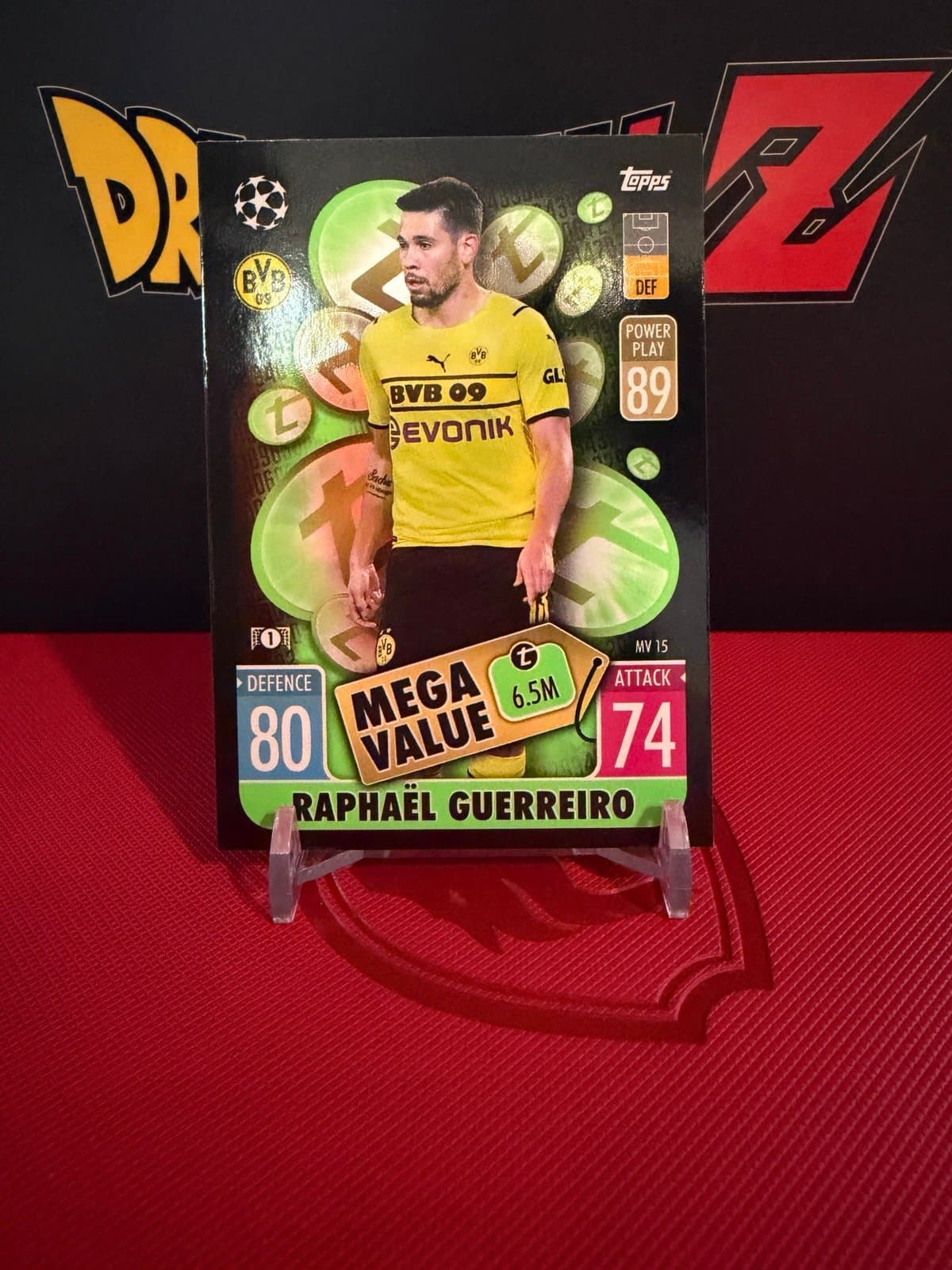 Raphael Guerreiro 2021-22 Topps Match Attax UCL Mega Value MV-15 Dortmund - Thumbnail 2