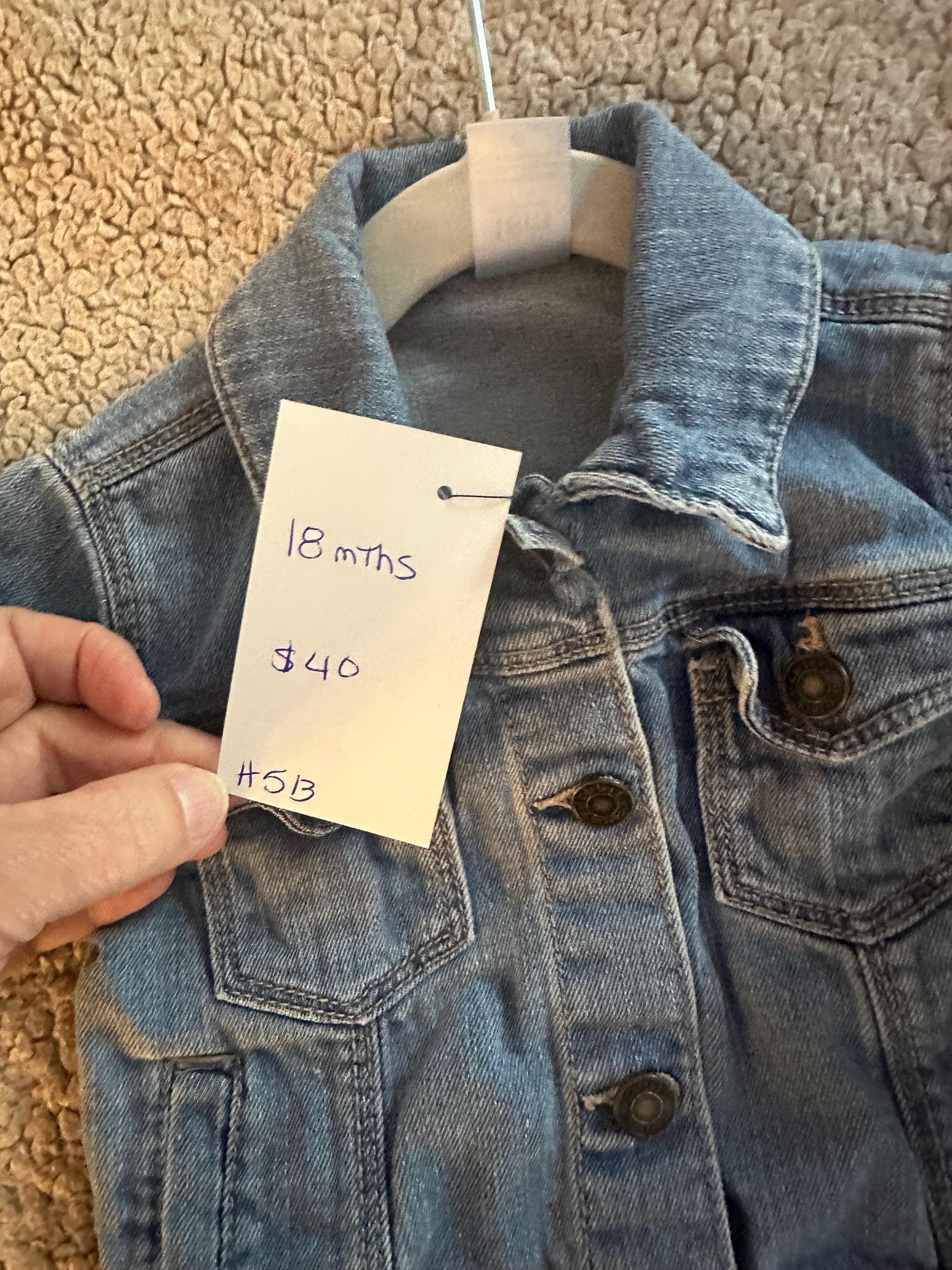 Denim jacket with Winnie the Pooh on the back - Thumbnail 3