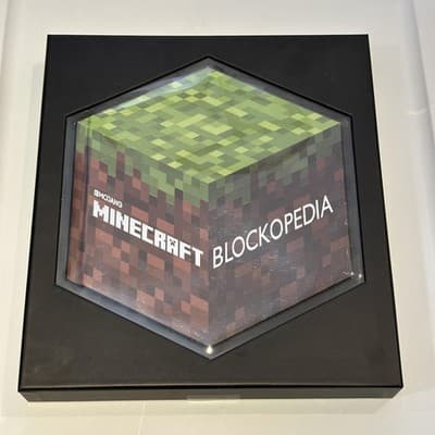 New Minecraft Blockopedia Mojang Scholastic Black 2015 First Ed Video Game Guide - Image 1