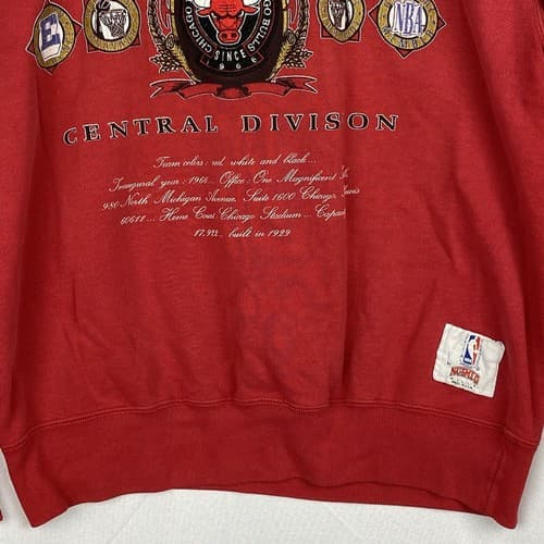 Vintage NUTMEG MILLS CHICAGO BULLS Sweatshirt Size XL NBA RED Crewneck USA - Thumbnail 3