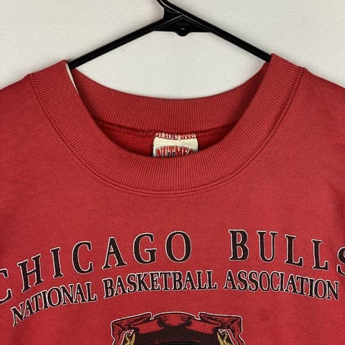Vintage NUTMEG MILLS CHICAGO BULLS Sweatshirt Size XL NBA RED Crewneck USA - Thumbnail 9