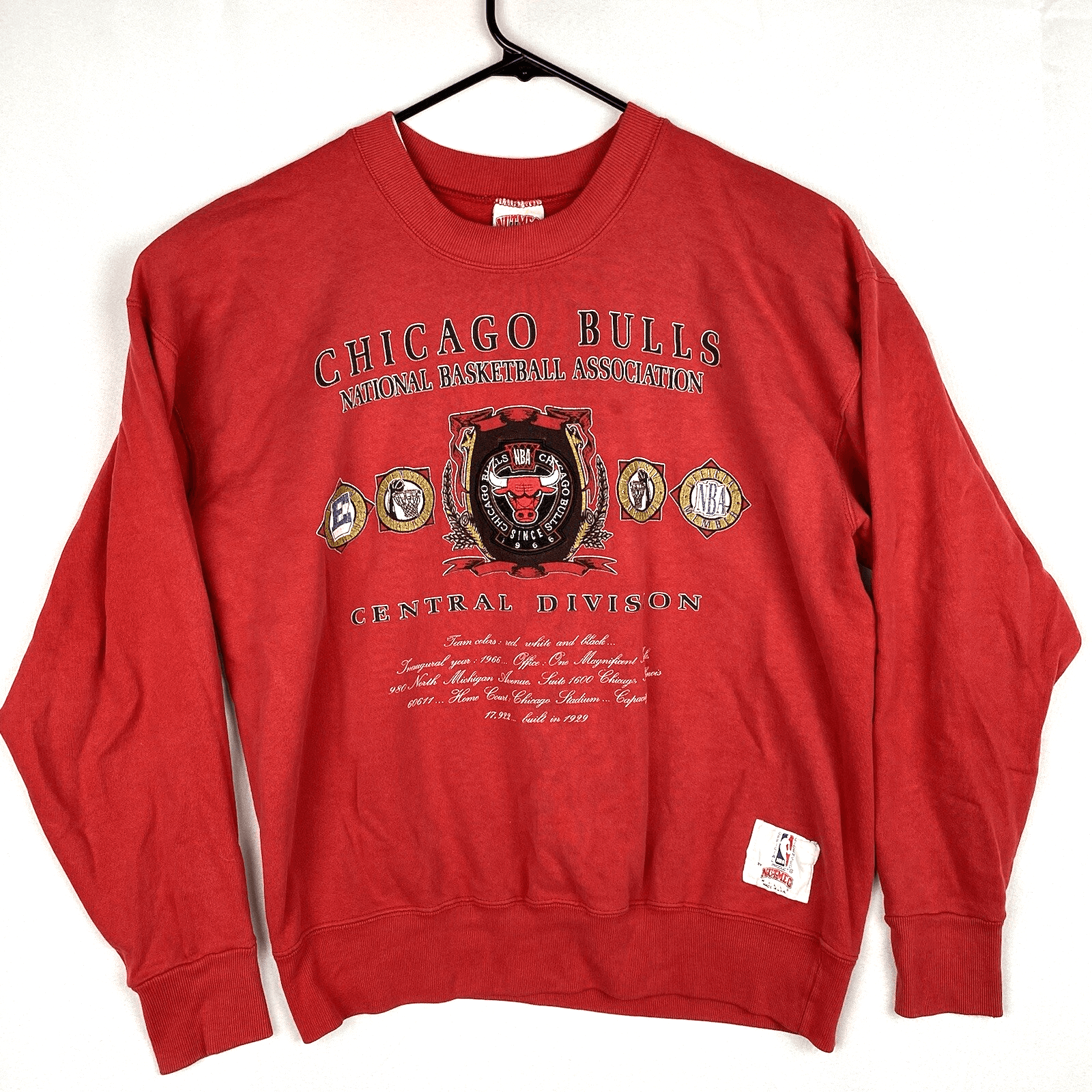 Vintage NUTMEG MILLS CHICAGO BULLS Sweatshirt Size XL NBA RED Crewneck USA - Image 1