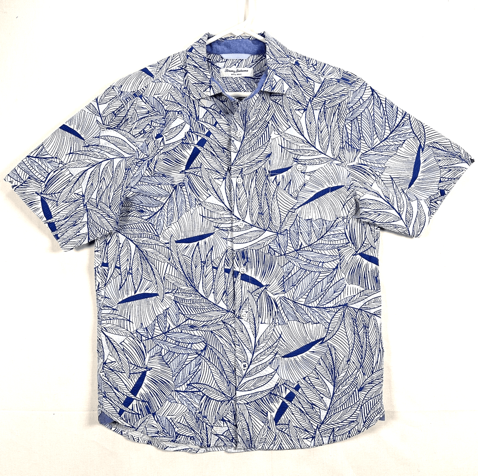 Tommy Bahama Nova Wave Shirt Mens Medium Blue White Seersucker Leaf Button Front - Image 1