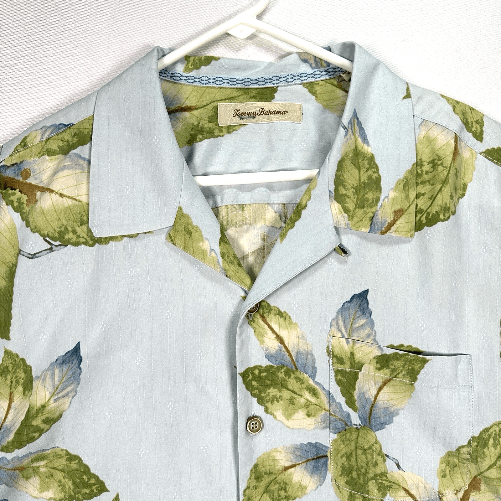 Tommy Bahama 100% Silk Hawaiian Shirt Mens XL Blue Floral Leaves Aloha Beach EUC - Image 1