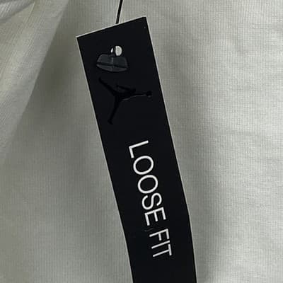 Jordan UNITE No Place Like Home Chicago Graffiti Long Sleeve Shirt CW1147 XL NEW - Thumbnail 8