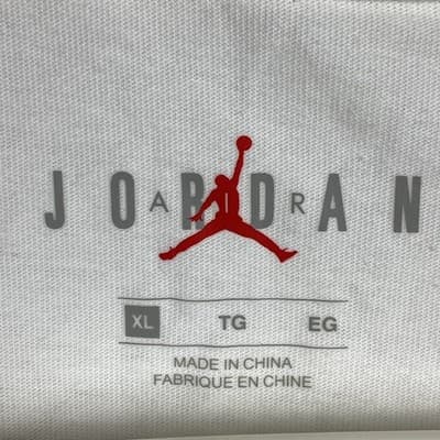 Jordan UNITE No Place Like Home Chicago Graffiti Long Sleeve Shirt CW1147 XL NEW - Thumbnail 10